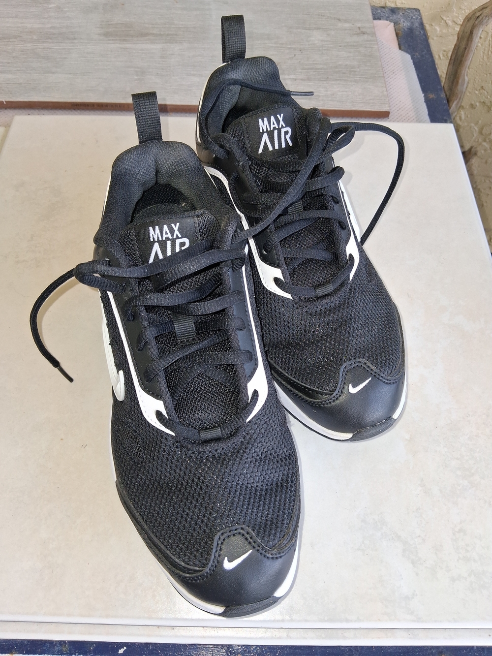 Nike Max Air Black & White Running Shoes